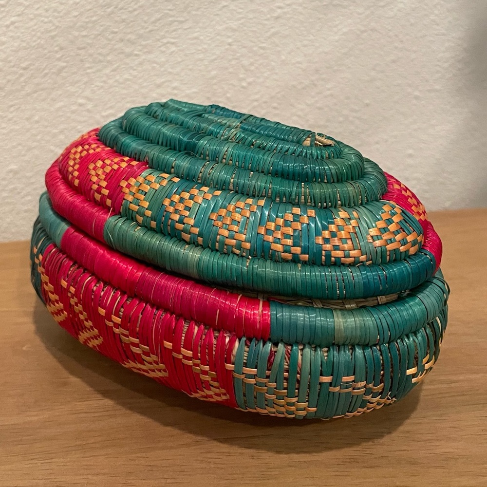 Small Handmade Raffia Colorful Basket with Lid and Chevron Design